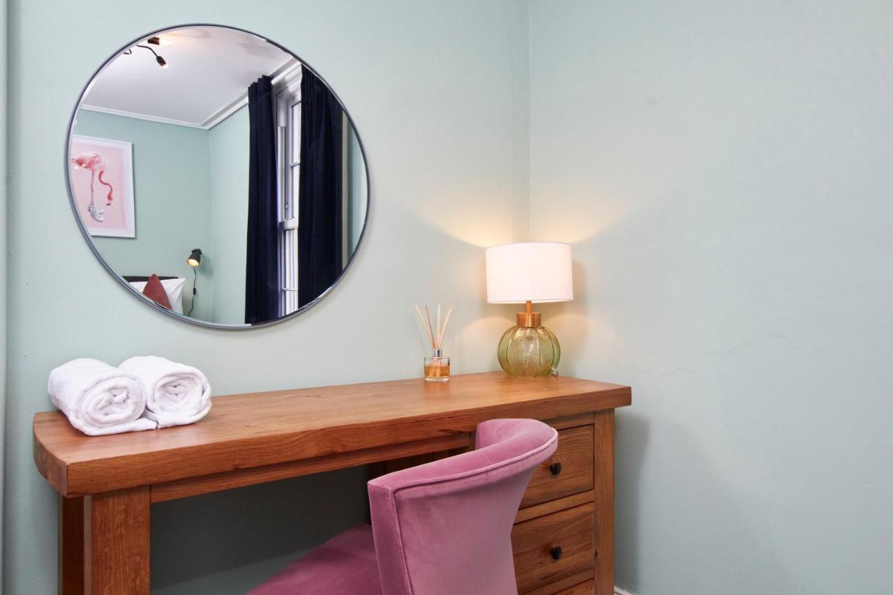 Stunning Two Bedroom Apartment By Purestay Short Lets & Serviced Accommodation Warwickshire With Parking Стретфорд-на-Ейвоні Екстер'єр фото