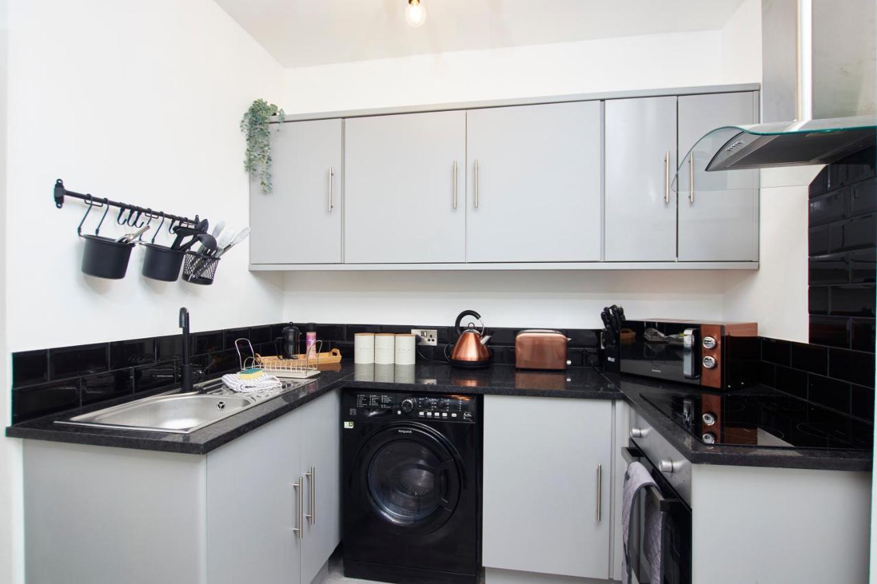 Stunning Two Bedroom Apartment By Purestay Short Lets & Serviced Accommodation Warwickshire With Parking Стретфорд-на-Ейвоні Екстер'єр фото