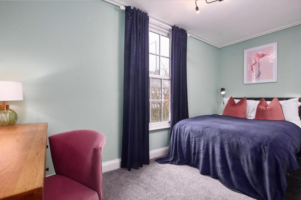 Stunning Two Bedroom Apartment By Purestay Short Lets & Serviced Accommodation Warwickshire With Parking Стретфорд-на-Ейвоні Екстер'єр фото