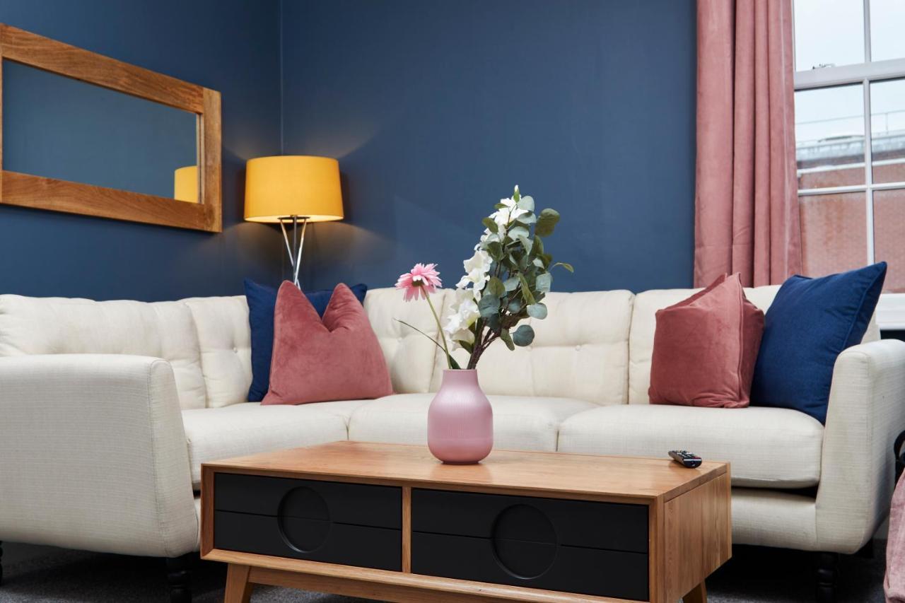 Stunning Two Bedroom Apartment By Purestay Short Lets & Serviced Accommodation Warwickshire With Parking Стретфорд-на-Ейвоні Екстер'єр фото